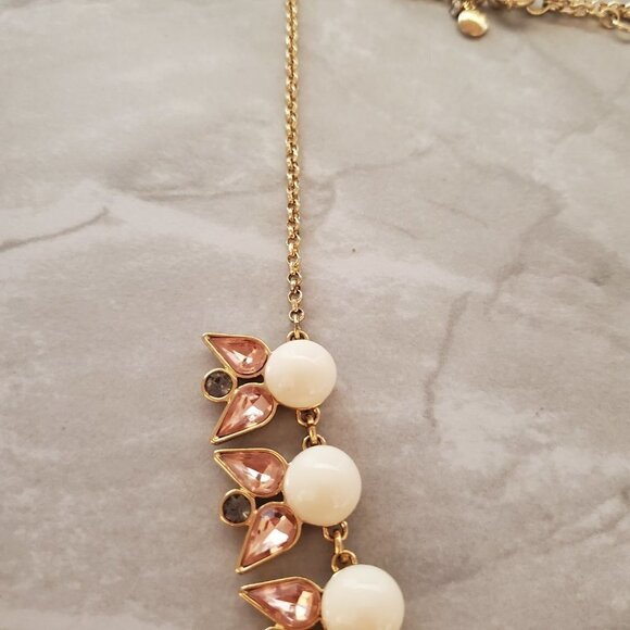 💕 J.Crew White Pink Blue Rhinestones Crystals Cluster Statement Necklace 💕 - Picture 8 of 16